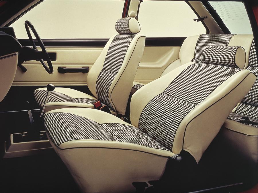  Mitsubishi Mirage 1978 года  (фото 3 из 3)